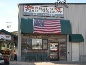 Excellent seafood dishes, including Cioppino.